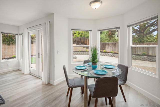 13358 Twin Circle Ct, Poway CA: https://media.crmls.org/mediaz/fadc7625-38d2-48f0-bf5d-beee8c545d6e.jpg