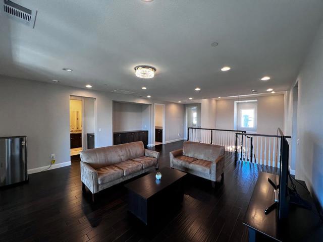 Image 11 of 33 For 7001 Laurelspur Loop