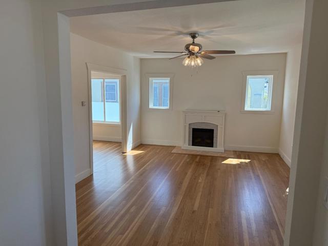 3050 22nd Avenue, Oakland CA: https://media.crmls.org/mediaz/fadcf2ca-bf96-443a-9635-5a034ea70888.jpg