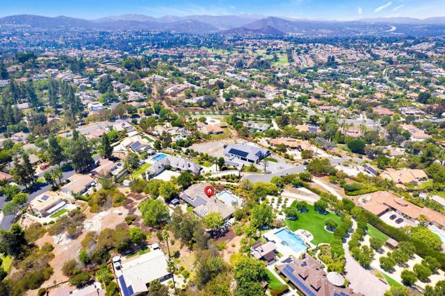 17505 Corte Lomas Verde, Poway CA: https://media.crmls.org/mediaz/fadd00ca-1d11-47c2-a19e-0e88584b0e06.jpg