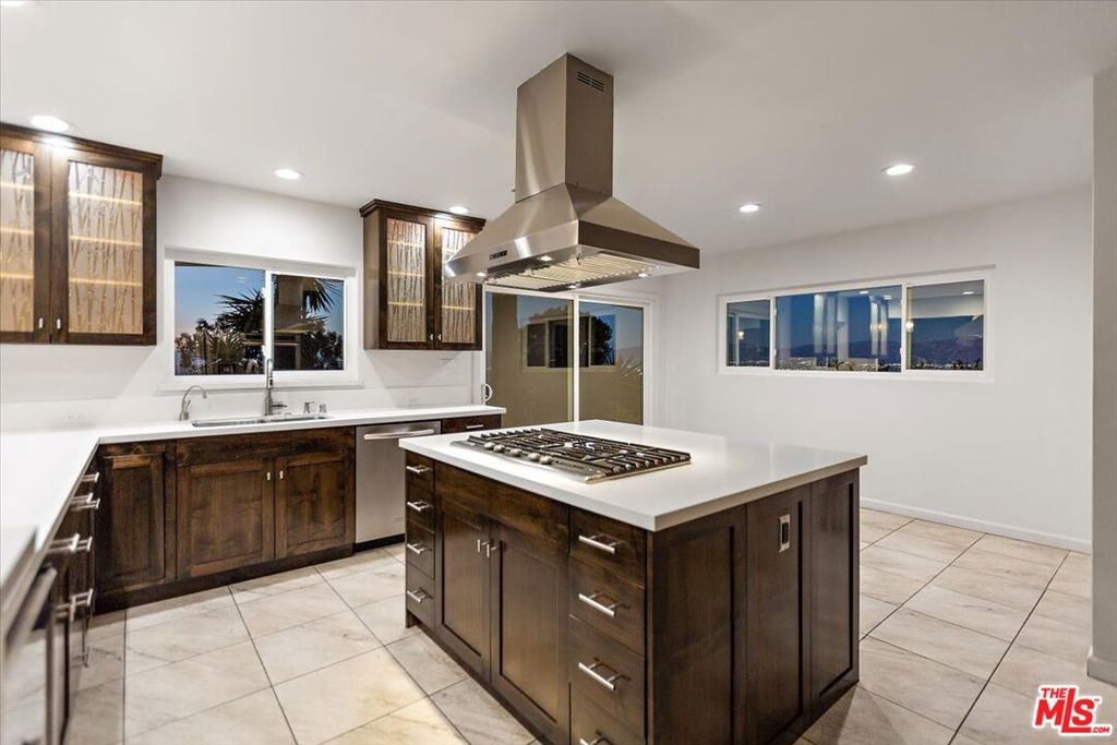 15451 Longbow DriveSherman Oaks img 1