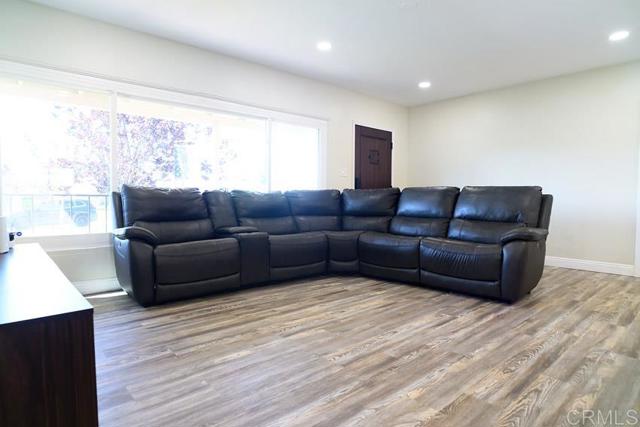 2394 Dryden Avenue, El Cajon CA: https://media.crmls.org/mediaz/faddec7e-a45f-4f10-a4fc-fc914e3ba4fa.jpg