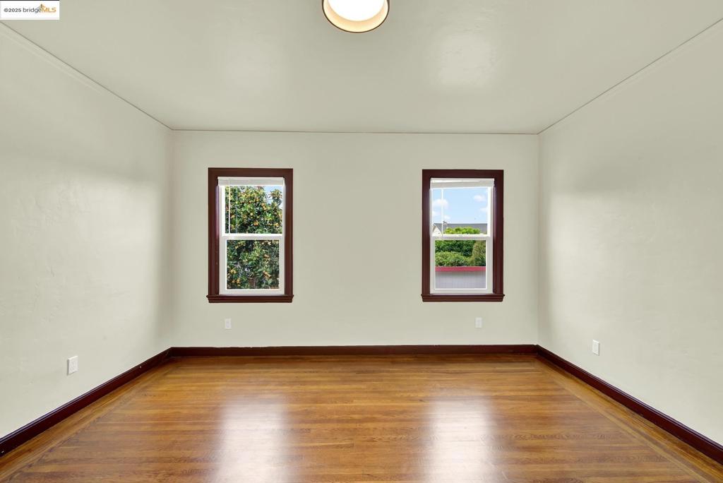 https://media.crmls.org/mediaz/fade0a9c-04c2-43ae-9900-16aabb84adc3.jpg?preset=X-Large