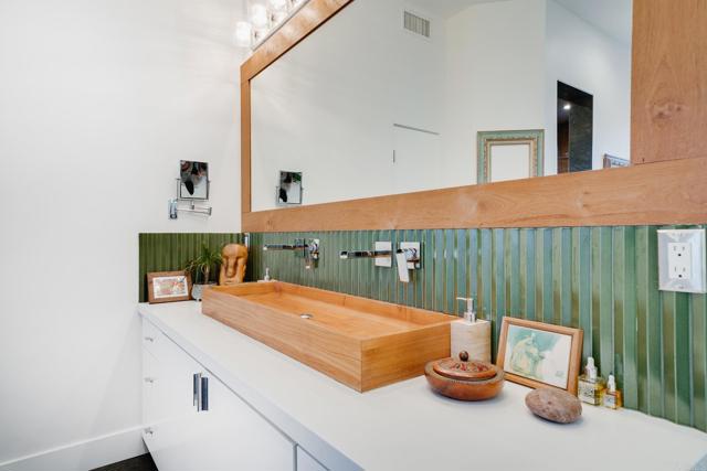 403 Black Canyon Place, Ramona CA: https://media.crmls.org/mediaz/fade4b0e-64f6-4171-84b6-1a6fd23fc601.jpg