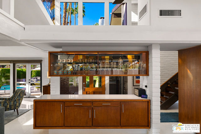 555 W Arenas Road #6, Palm Springs, CA 92262