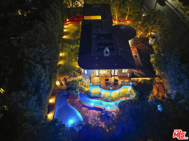 18414 Corazon Circle, Tarzana CA: https://media.crmls.org/mediaz/fadecbad-b050-45e5-8c69-ec0fa015ae89.jpg