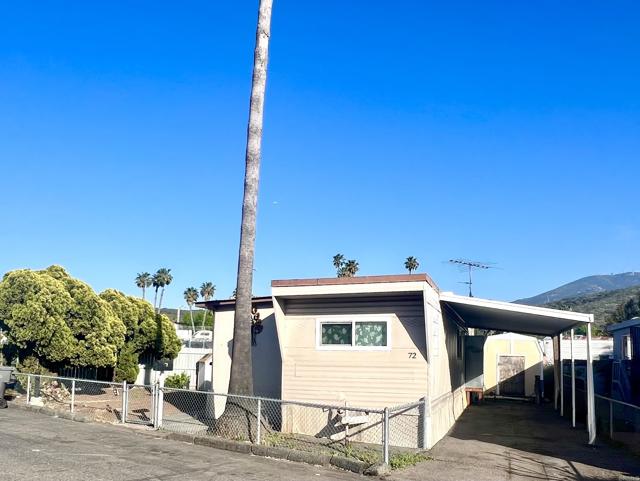 10707 Jamacha Boulevard, Spring Valley CA: https://media.crmls.org/mediaz/fadf1aa4-a1ab-4188-9e5e-f37814067664.jpg