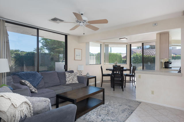 9 Wake Forest Court, Rancho Mirage CA: https://media.crmls.org/mediaz/fadf5b8f-8904-4c76-bc6a-afdb0aefe460.jpg