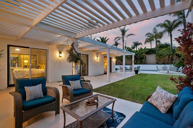 5918 Germaine Lane, La Jolla CA: https://media.crmls.org/mediaz/fadfb7c3-061c-4636-9a3f-b5c06aa897b6.jpg