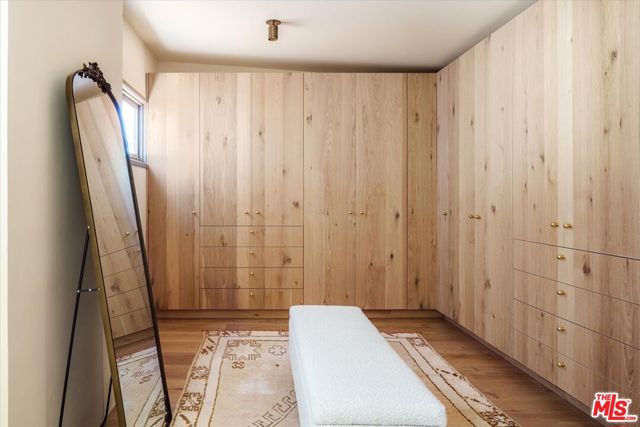 6911 Los Tilos Road, Los Angeles CA: https://media.crmls.org/mediaz/fadfdaf2-8ad3-40e9-a245-87549bbba5e3.jpg