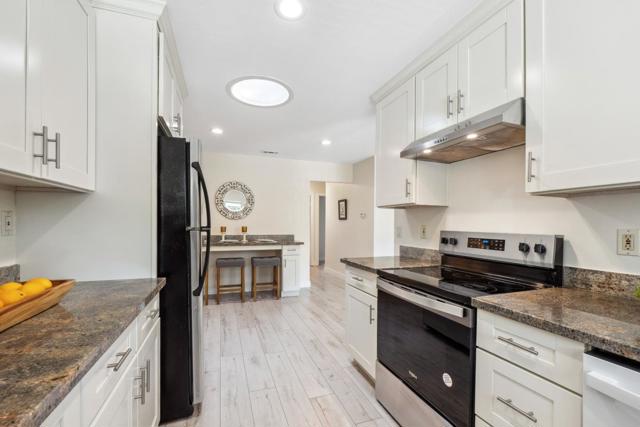 1776 Via Flores, San Jose CA: https://media.crmls.org/mediaz/fadff1b9-edb6-4baf-8b21-b5bc48098ca7.jpg