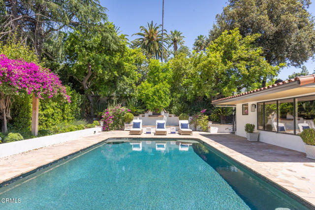 4435 Encinas Drive, La Canada Flintridge CA: https://media.crmls.org/mediaz/fae03c25-c5d7-4ac2-a69b-5b1da2c5fa84.jpg