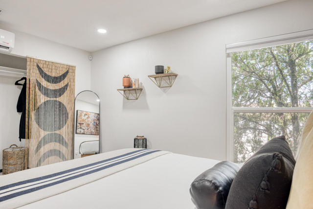 61589 El Reposo Street, Joshua Tree CA: https://media.crmls.org/mediaz/fae0465b-291b-49c9-a9a3-d090dc87f3c7.jpg