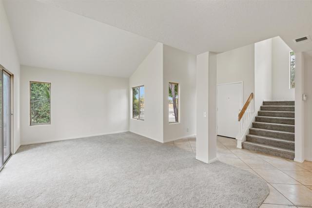 4596 Coronado Drive, Oceanside CA: https://media.crmls.org/mediaz/fae06570-d4a8-4bb2-a1dc-ff44f07438db.jpg