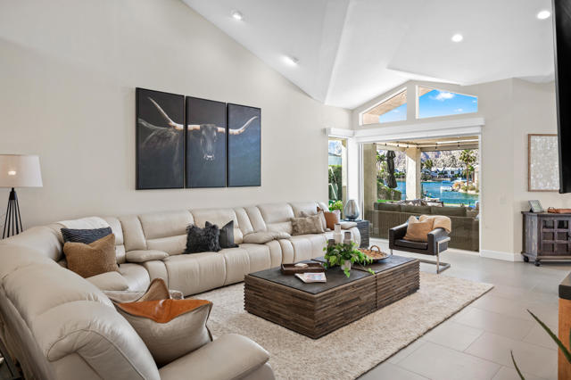 47325 Via Koron, La Quinta CA: https://media.crmls.org/mediaz/fae091f7-e8b1-4a97-a8c4-ed32b2a9e4a6.jpg