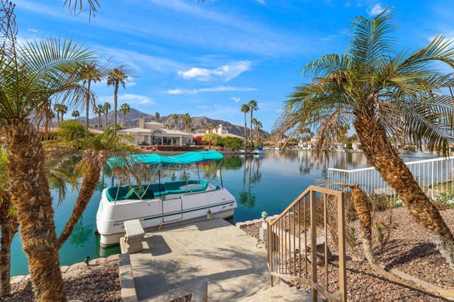 47605 Via Florence, La Quinta CA: https://media.crmls.org/mediaz/fae0c12d-7913-4ee7-80fd-024050af1c72.jpg