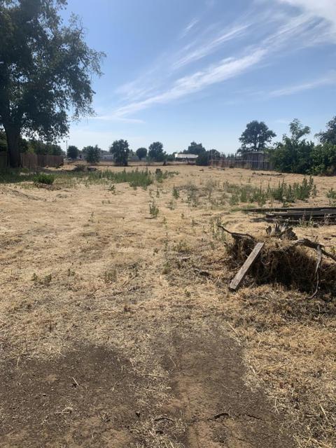 326 Oak Avenue, Galt CA: https://media.crmls.org/mediaz/fae170b9-4413-4d44-9dae-78aef9a23111.jpg