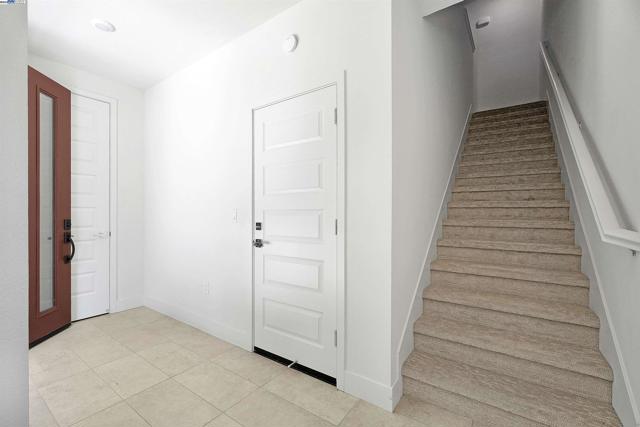 2119 Stanford Street, Alameda CA: https://media.crmls.org/mediaz/fae1790a-8ce7-4004-af5c-6794521b7494.jpg