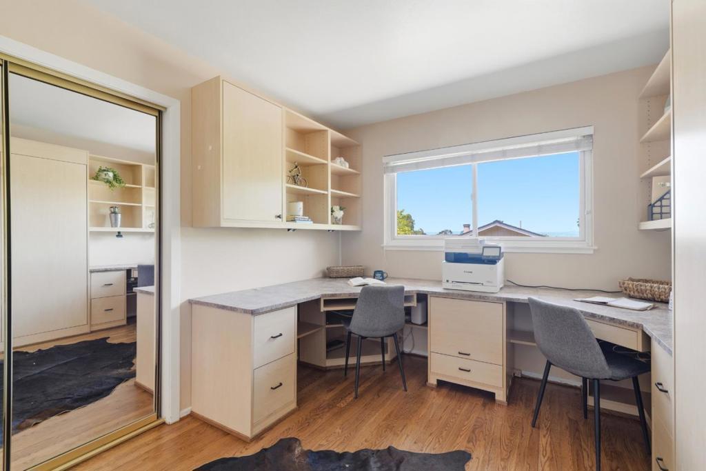 https://media.crmls.org/mediaz/fae19c0e-c11a-4736-88db-7c969430605c.jpg?preset=X-Large