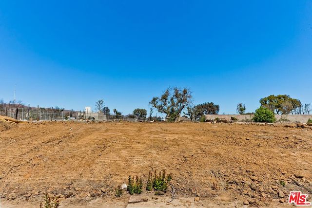 790 Alma Real Drive, Pacific Palisades CA: https://media.crmls.org/mediaz/fae2516b-793b-4c94-a7d8-ca042027f24b.jpg