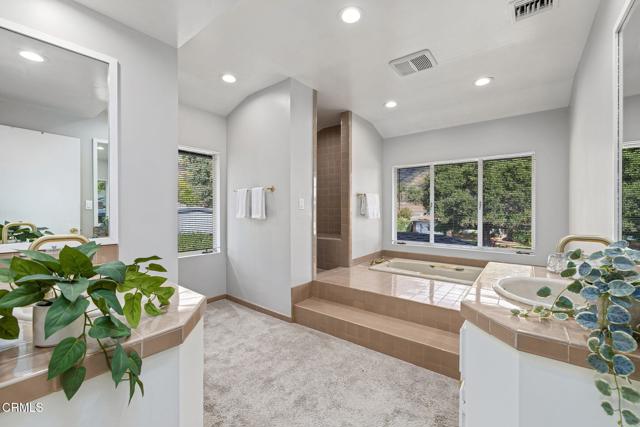 1915 Canyon Close Road, Pasadena CA: https://media.crmls.org/mediaz/fae298a9-5e22-42d7-a14b-54498854382e.jpg