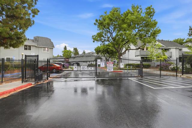 414 Shadowgraph Drive, San Jose CA: https://media.crmls.org/mediaz/fae2ccee-d6a6-4af8-88ce-816968065866.jpg