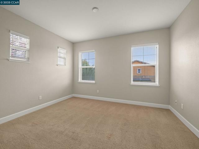 929 Painted Shore Court, Oakley CA: https://media.crmls.org/mediaz/fae31717-af1b-453d-b9b6-79fb765fbf34.jpg