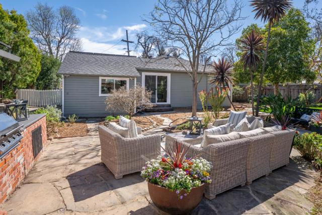 3 Delmar Court, Redwood City CA: https://media.crmls.org/mediaz/fae372fb-af55-4746-acea-c3d814396861.jpg