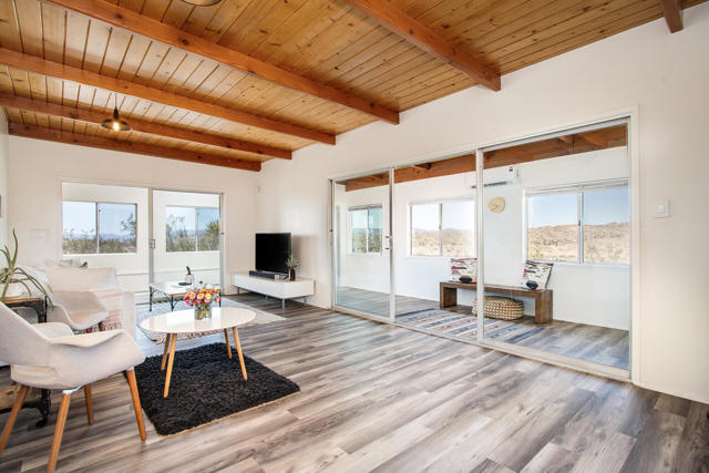 57349 Mesa Drive, Yucca Valley CA: https://media.crmls.org/mediaz/fae45c2b-1707-4079-a52e-e292a4c6f238.jpg