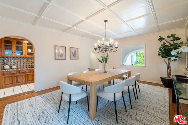 475 S Rodeo Drive, Beverly Hills CA: https://media.crmls.org/mediaz/fae4edbc-a80c-474c-a185-93393880e31f.jpg