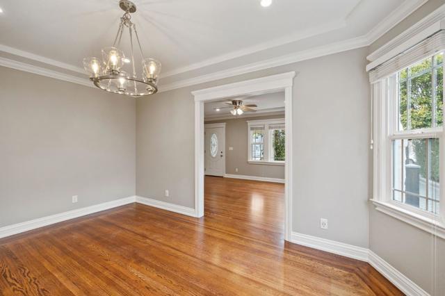 711 Laurel Avenue, Burlingame CA: https://media.crmls.org/mediaz/fae5a886-4a15-4f23-9519-cc9aa2babe11.jpg