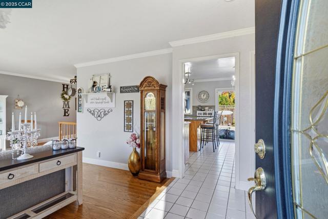 7519 Driftwood Way, Pleasanton CA: https://media.crmls.org/mediaz/fae6254a-ed64-4710-afdb-c4302bfd8d42.jpg