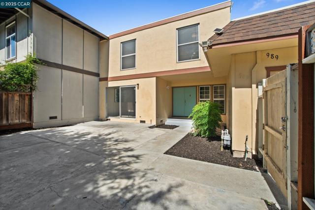 989 Parkside Dr, Richmond CA: https://media.crmls.org/mediaz/fae62a43-0d61-4325-a6be-7c186061be77.jpg