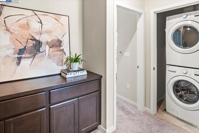 1726 17th St, Oakland CA: https://media.crmls.org/mediaz/fae6dc55-9e72-4549-8f71-641c1cf66ee1.jpg