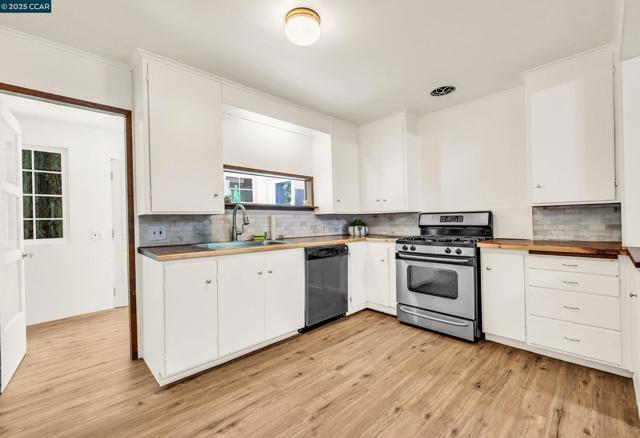 367 Rose Avenue, Pleasanton CA: https://media.crmls.org/mediaz/fae6f180-c46c-47b1-b7e1-cca1bff88881.jpg