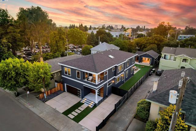 5229 Miles Ave, Oakland CA: https://media.crmls.org/mediaz/fae78531-d5dd-433a-ba52-0f4ead436189.jpg