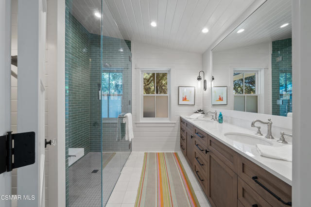 1464 Hidden Valley Road, Thousand Oaks CA: https://media.crmls.org/mediaz/fae7d1fd-e44c-4eeb-953c-efaacd8fa189.jpg
