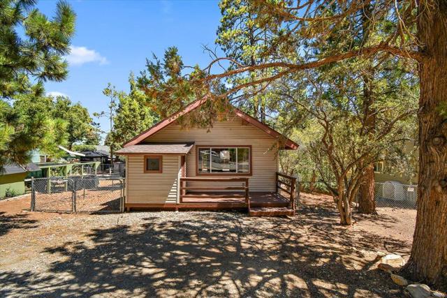 541 Moreno Ln, Sugarloaf, CA 92386