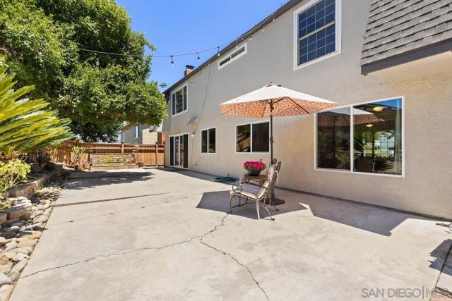 14102 Tricia St, Poway CA: https://media.crmls.org/mediaz/fae87b6e-1fad-4313-a537-cd4af54aedb0.jpg