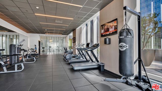 889 Francisco Street, Los Angeles CA: https://media.crmls.org/mediaz/fae937ac-62c3-4918-83f2-60ef68243307.jpg