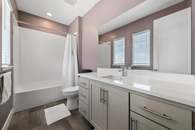 1611 Vinsanto Court, Gilroy CA: https://media.crmls.org/mediaz/fae95106-38bf-46ac-bc67-85b7ac905ee8.jpg