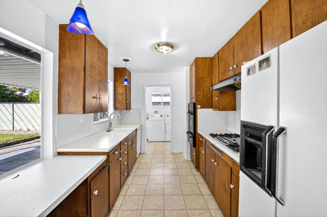 765 N Paseo De Anza, Palm Springs CA: https://media.crmls.org/mediaz/fae965ea-488b-48f7-82eb-2d54937aab4b.jpg