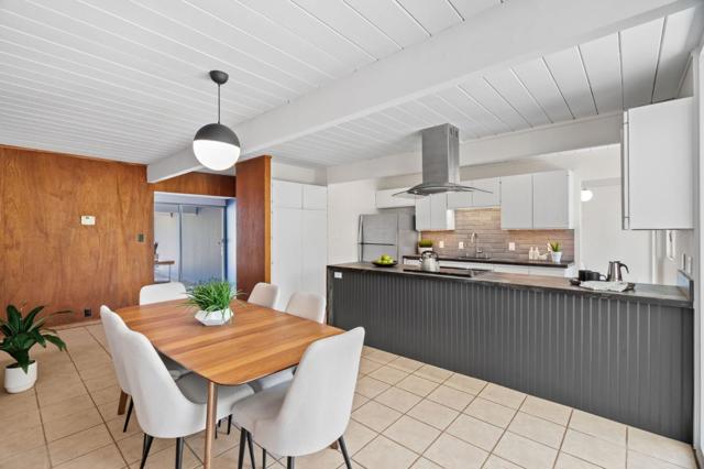 858 Cornwall Court, Sunnyvale CA: https://media.crmls.org/mediaz/fae98e02-6d21-4e5c-b62d-9429aa261a1a.jpg