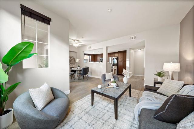 784 Portside Pl, San Diego CA: https://media.crmls.org/mediaz/fae9bb1f-8c86-4edf-b620-d86e1c7321f3.jpg