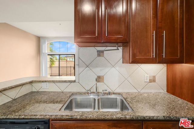 10275 Missouri Avenue, Los Angeles CA: https://media.crmls.org/mediaz/faea8bf3-215f-445b-86e0-b1830f427bda.jpg