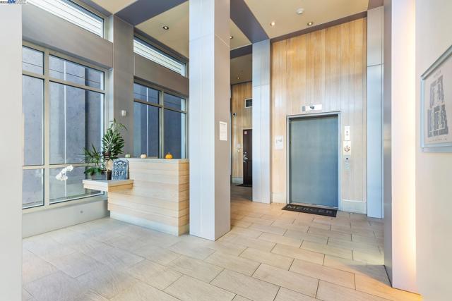 1655 N California Blvd, Walnut Creek CA: https://media.crmls.org/mediaz/faeafdcf-fdce-4af8-9e9e-508455ed6b4a.jpg