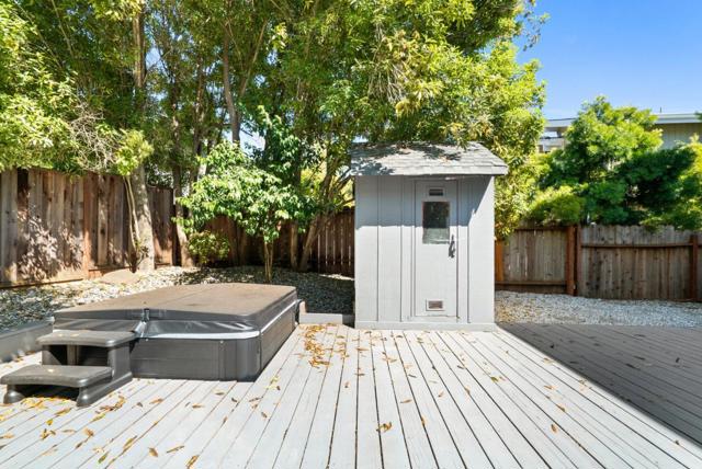 607 Saint Andrews Drive, Aptos CA: https://media.crmls.org/mediaz/faeb2823-b45b-4578-b50c-0f2569732377.jpg