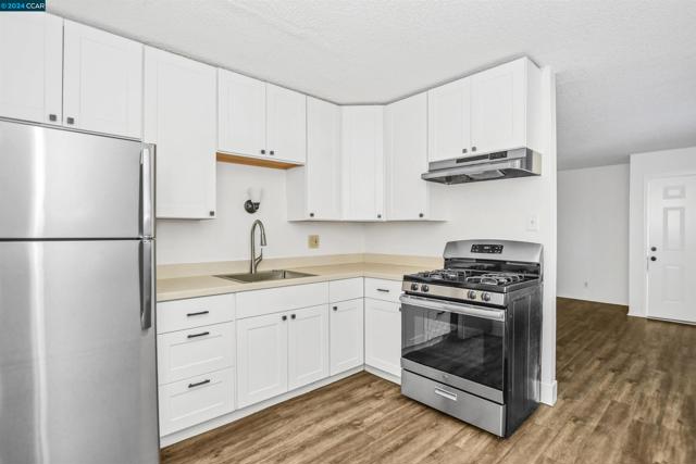 Image 9 of 37 For 2236 Hillsborough Ct