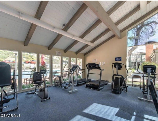 224 Oakleaf Drive, Thousand Oaks CA: https://media.crmls.org/mediaz/faeecfa2-578a-41de-818f-b1c46a8c7a6b.jpg