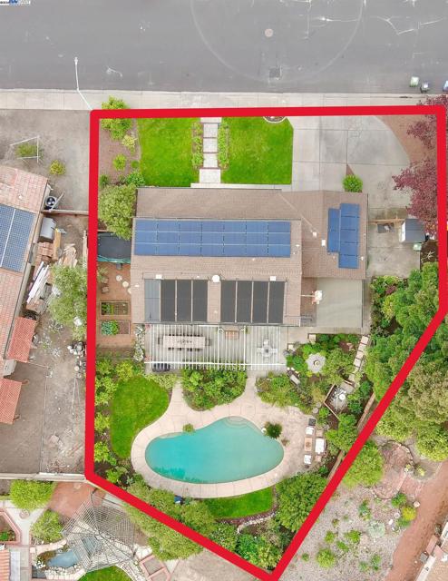 204 Franciscan Dr, Danville CA: https://media.crmls.org/mediaz/faeed45d-4b74-442c-a695-d984b87fd714.jpg